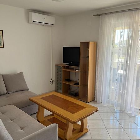 Apartments Vido Vodice Bagian luar foto