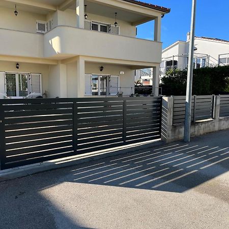 Apartments Vido Vodice Bagian luar foto