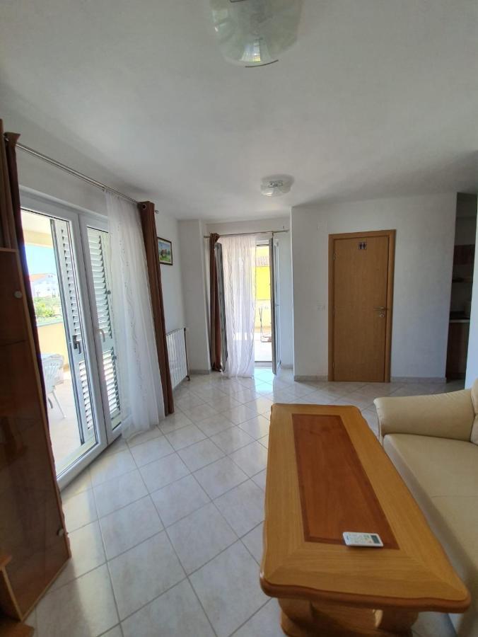 Apartments Vido Vodice Bagian luar foto