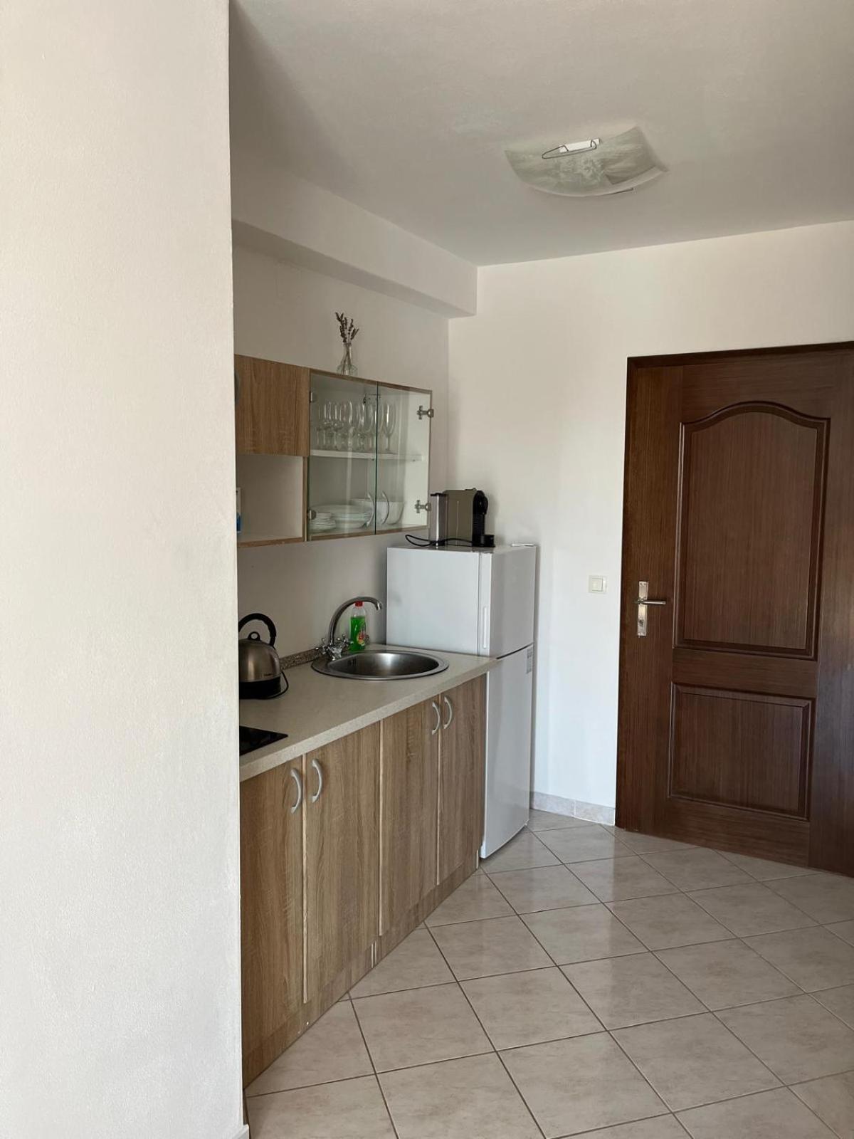 Apartments Vido Vodice Bagian luar foto