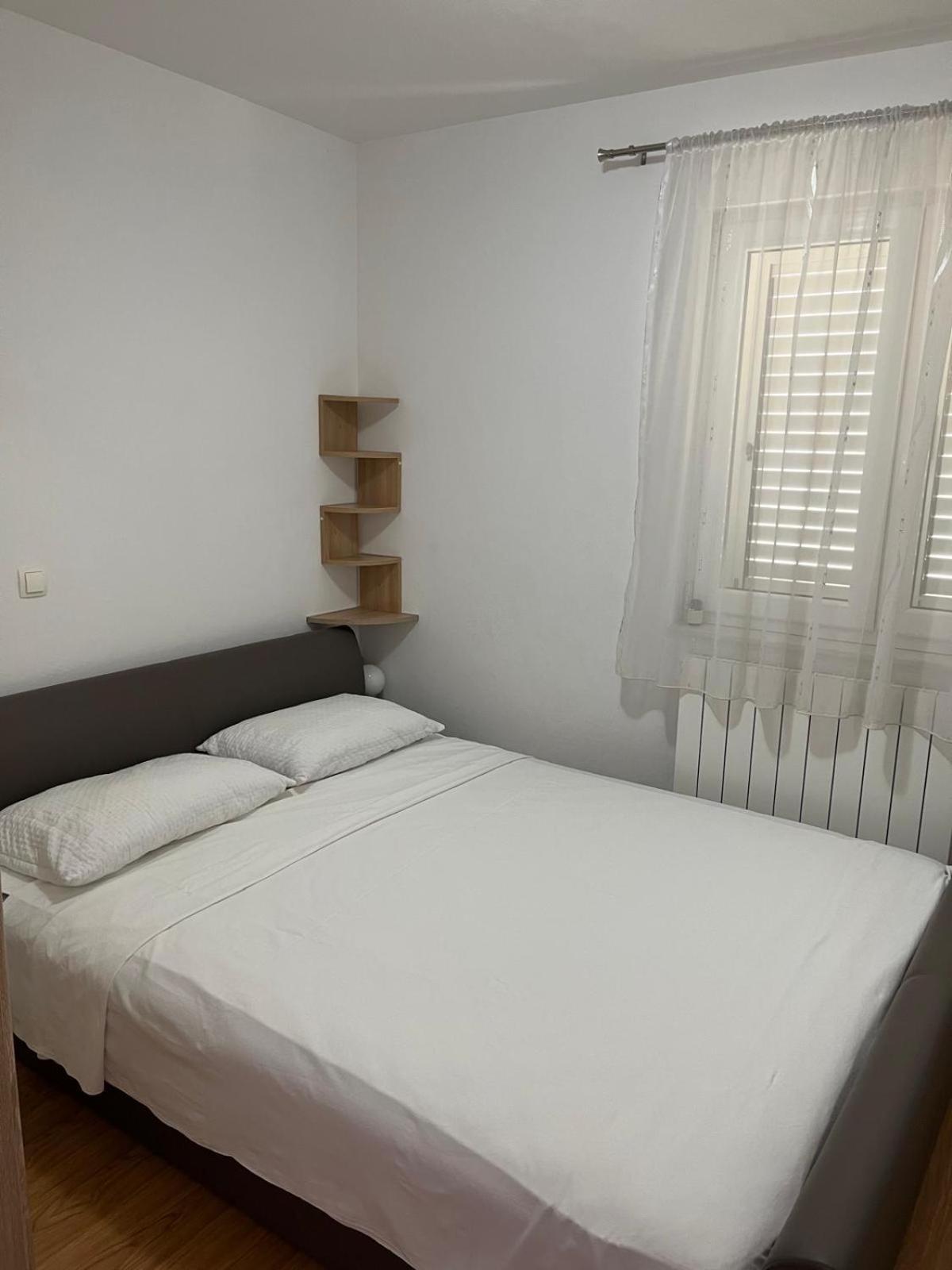 Apartments Vido Vodice Bagian luar foto
