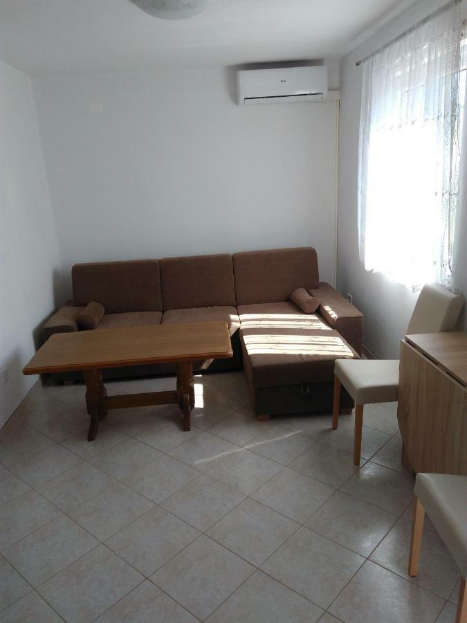 Apartments Vido Vodice Bagian luar foto